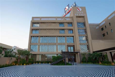 Five Petals Hotel Banquets