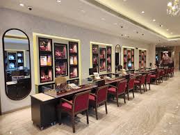 Tanishq Jewellery Surat showroom exterior